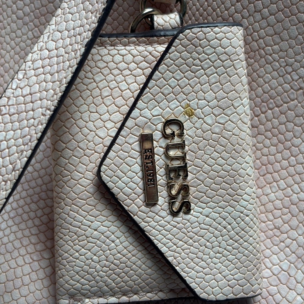 Guess Pink Snakeskin Embossed Tote Bag Zip Top Shoulder Handbag with Charm - Picture 3 of 16